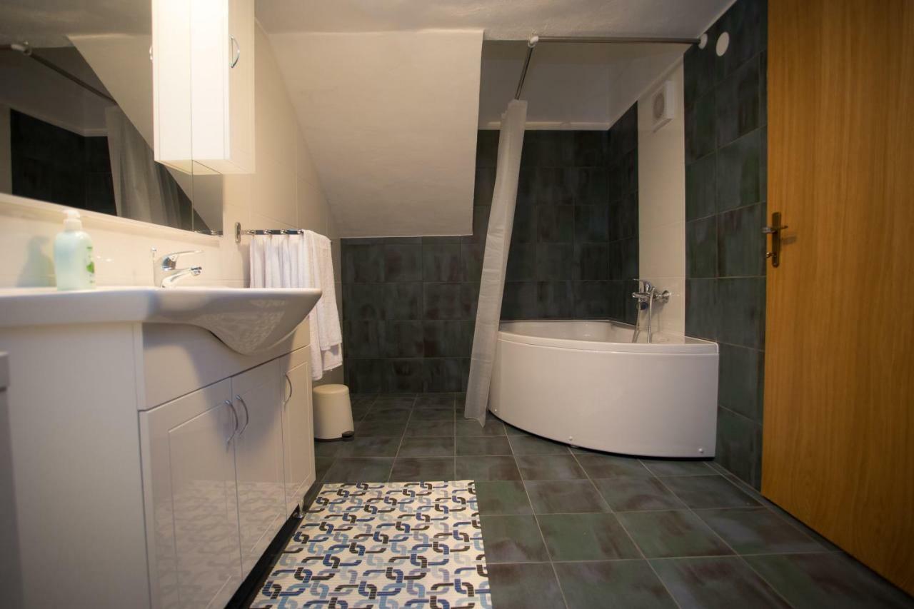 דירות Apartman Girasol PUY מראה חיצוני תמונה